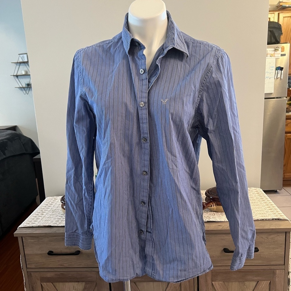 American Eagle Slim Fit Blue striped button down shirt